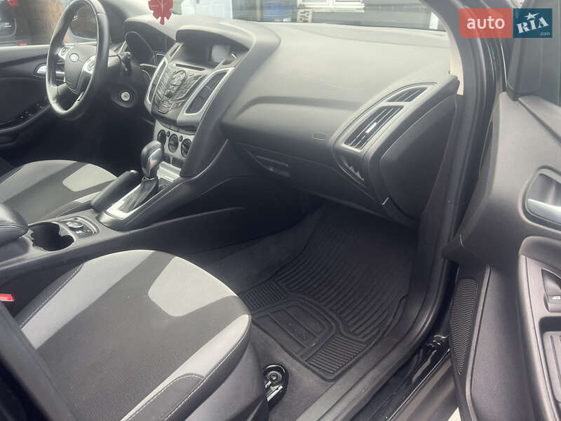 Хэтчбек Ford Focus 2014 в Нововолынске