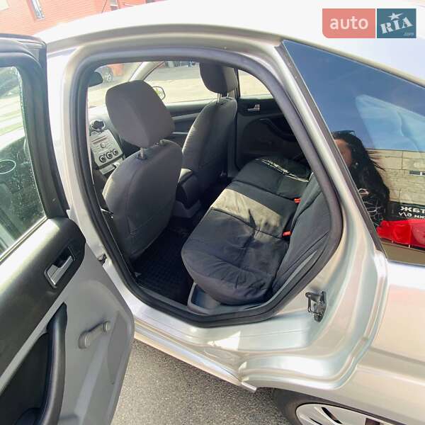 Хэтчбек Ford Focus 2008 в Киеве