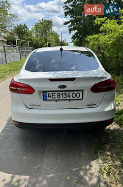 Седан Ford Focus 2015 в 