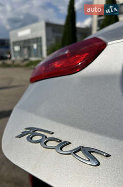 Седан Ford Focus 2016 в 