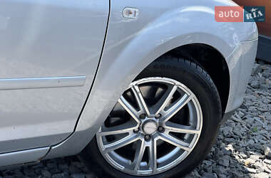 Хэтчбек Ford Focus 2007 в 