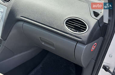 Хэтчбек Ford Focus 2007 в 