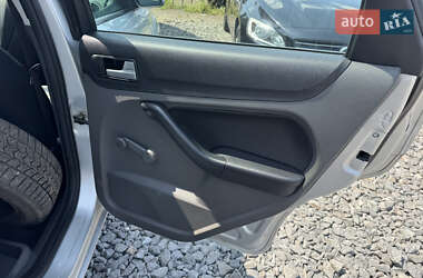 Хэтчбек Ford Focus 2007 в 