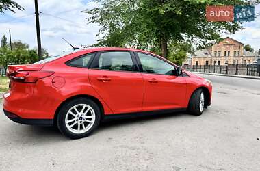 Седан Ford Focus 2015 в 