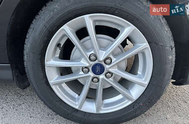 Седан Ford Focus 2016 в 