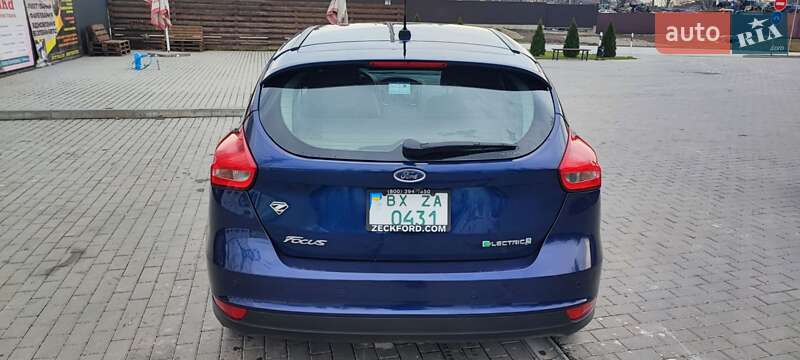 Хэтчбек Ford Focus 2016 в Каменец-Подольском