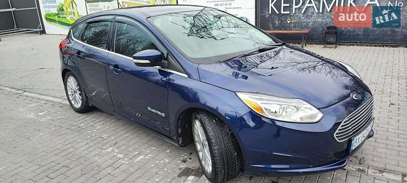 Хэтчбек Ford Focus 2016 в Каменец-Подольском