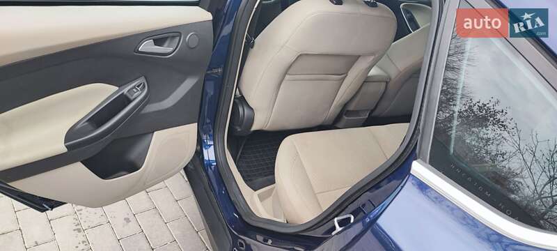Хэтчбек Ford Focus 2016 в Каменец-Подольском