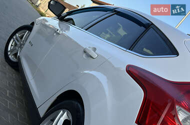 Хэтчбек Ford Focus 2012 в 