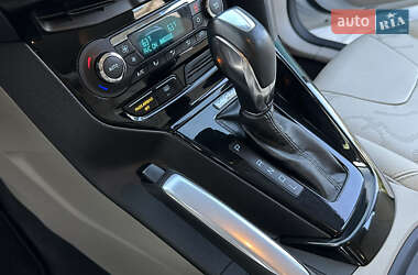 Хэтчбек Ford Focus 2012 в 