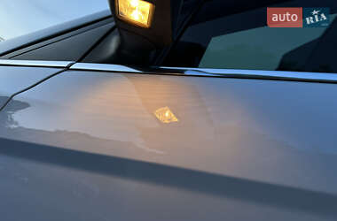 Хэтчбек Ford Focus 2012 в 