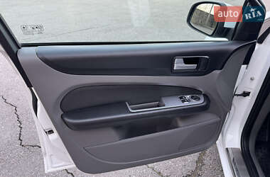 Универсал Ford Focus 2010 в 