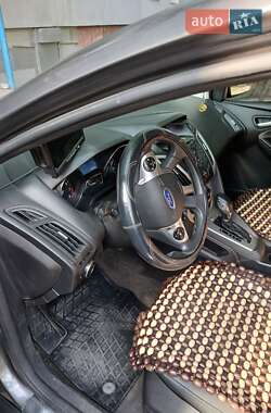 Седан Ford Focus 2014 в 