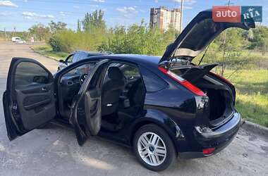 Хэтчбек Ford Focus 2006 в 
