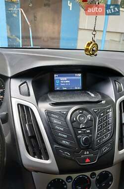 Седан Ford Focus 2014 в 