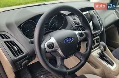 Седан Ford Focus 2012 в 