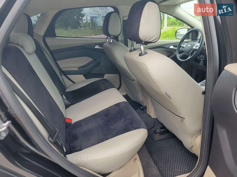 Седан Ford Focus 2012 в Дублянах