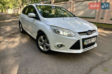 Хэтчбек Ford Focus 2013 в 