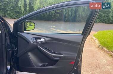 Седан Ford Focus 2015 в 
