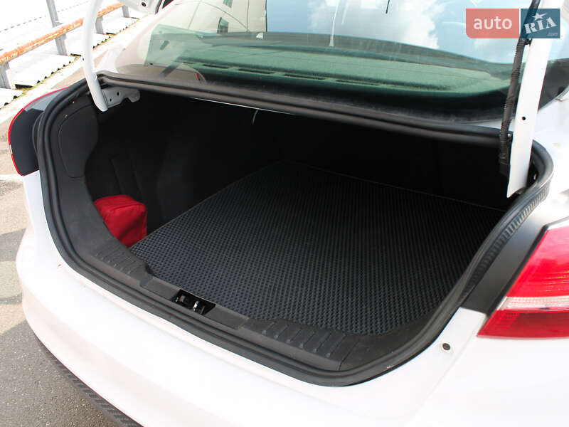 Седан Ford Focus 2016 в Киеве