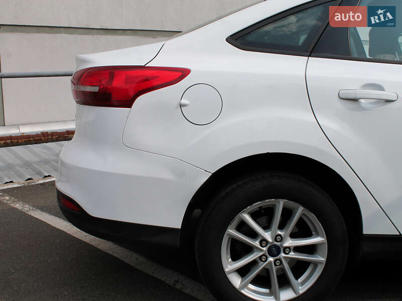 Седан Ford Focus 2016 в Киеве