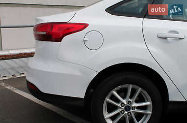 Седан Ford Focus 2016 в 
