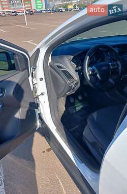 Седан Ford Focus 2014 в 