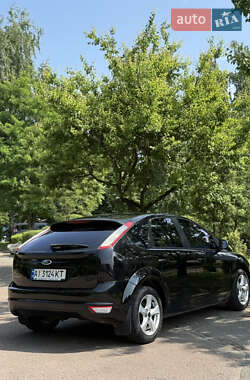 Хэтчбек Ford Focus 2011 в 