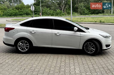Седан Ford Focus 2017 в 