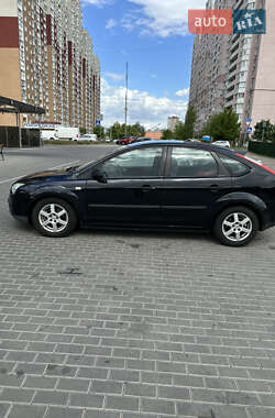 Хэтчбек Ford Focus 2005 в 