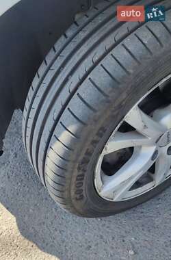 Хэтчбек Ford Focus 2012 в 