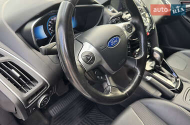 Хэтчбек Ford Focus 2013 в 