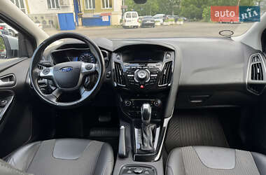 Хэтчбек Ford Focus 2013 в 