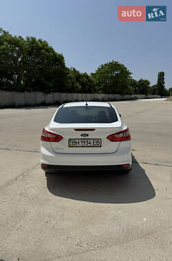 Седан Ford Focus 2014 в 