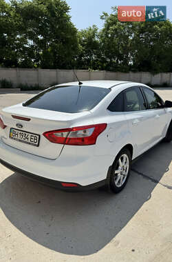 Седан Ford Focus 2014 в 