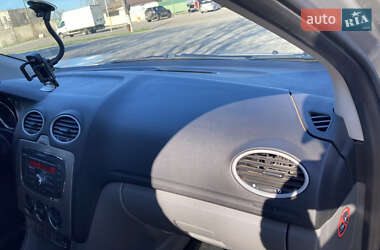 Седан Ford Focus 2011 в 