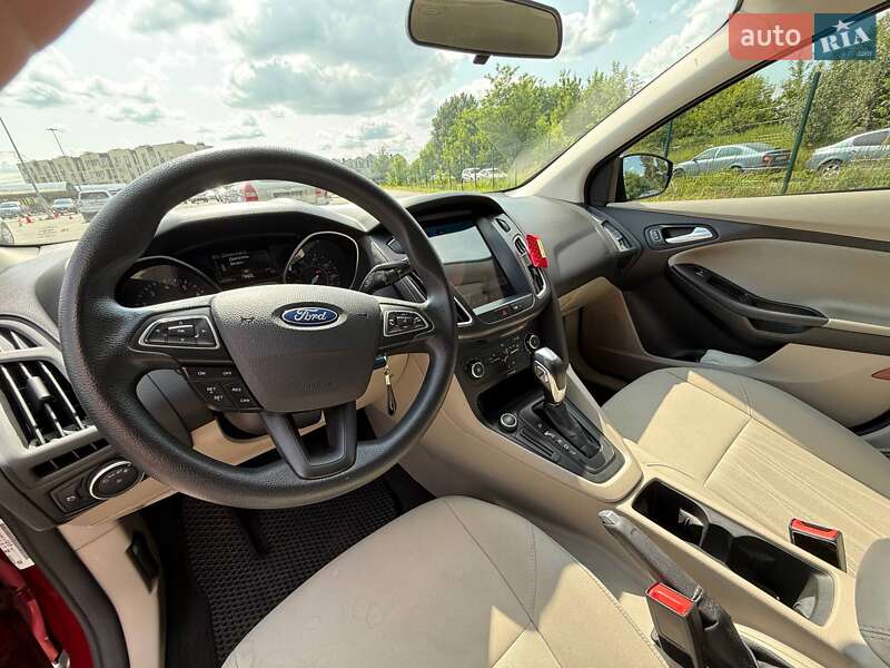 Хэтчбек Ford Focus 2015 в Киеве