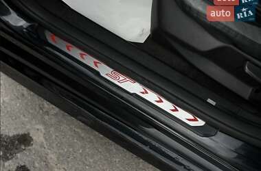 Хэтчбек Ford Focus 2014 в 