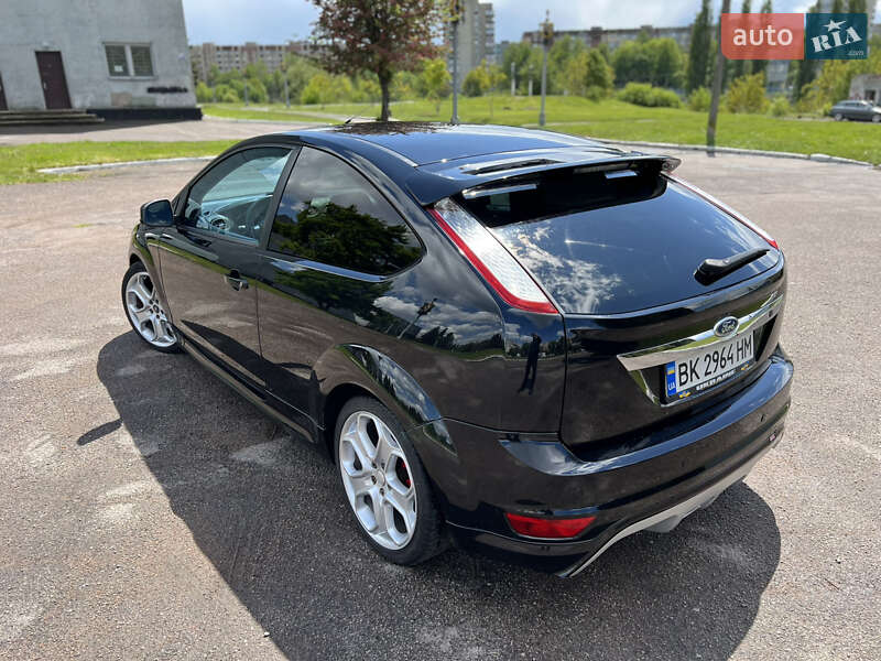 Хэтчбек Ford Focus 2009 в Ровно