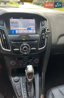 Седан Ford Focus 2016 в 