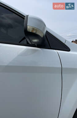 Хэтчбек Ford Focus 2010 в 