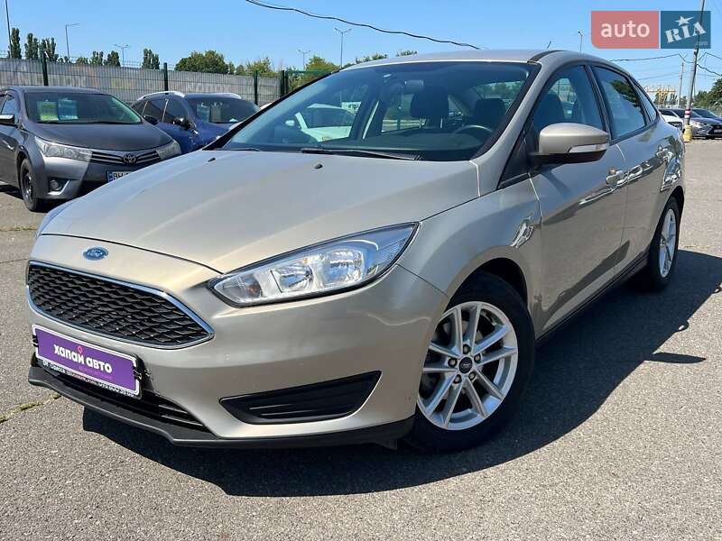 Седан Ford Focus 2016 в 