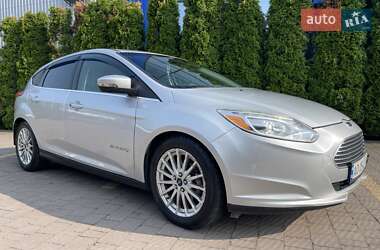 Хэтчбек Ford Focus 2013 в 