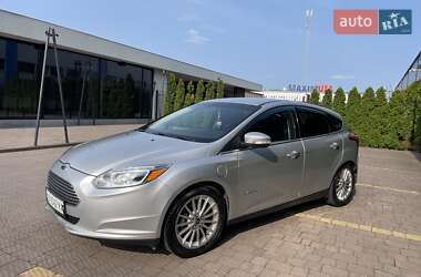 Хэтчбек Ford Focus 2013 в 