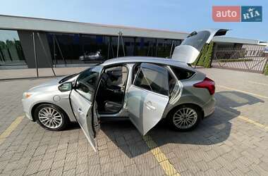 Хэтчбек Ford Focus 2013 в 