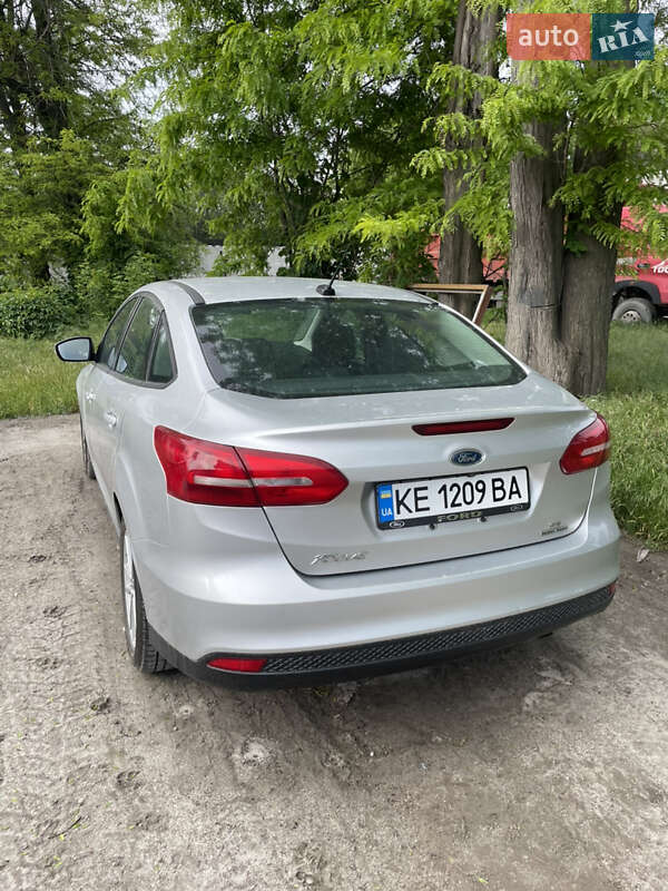 Седан Ford Focus 2015 в Дніпрі