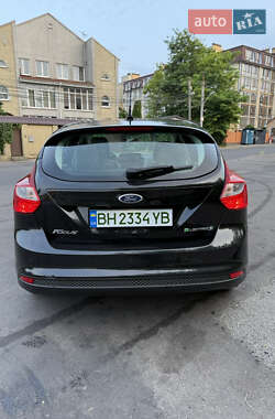 Хэтчбек Ford Focus 2014 в 