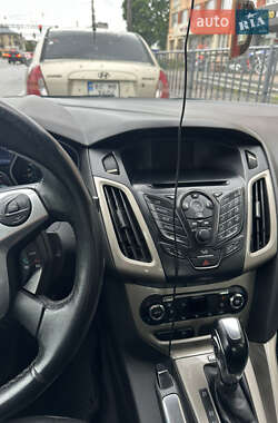 Седан Ford Focus 2012 в 
