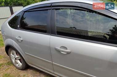 Хэтчбек Ford Focus 2005 в 