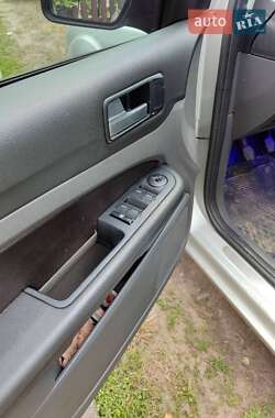 Хэтчбек Ford Focus 2005 в 